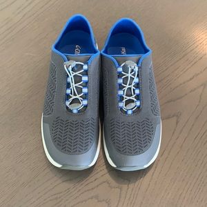 Olukai waterproof sneaker sz 9 1/2